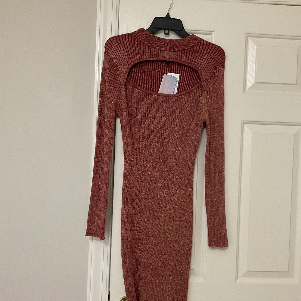 Cut Out Keyhole Long Sleeve Sweater High Neck, Party Midi Dress in Red/Gold